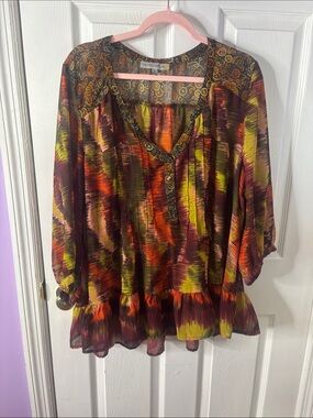 Boho Ruffle-Hem Peasant Tunic in Multicolor Abstract Print